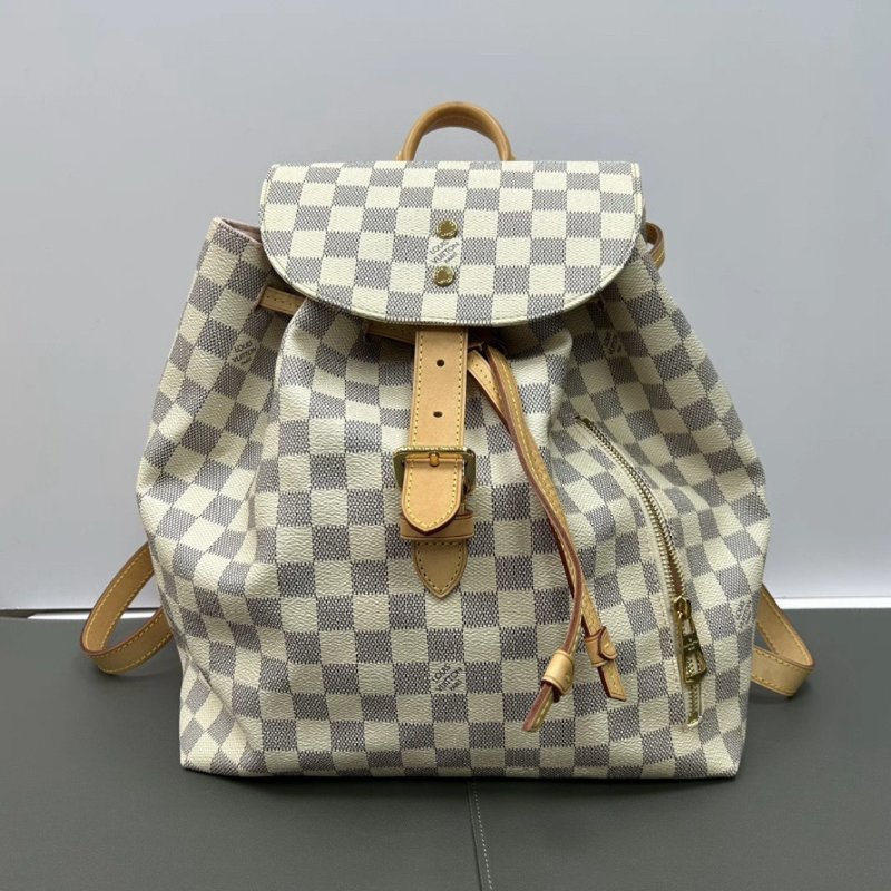 LV 白棋盤格Montsouris後背包30*32*16.5 98新配件塵袋-0
