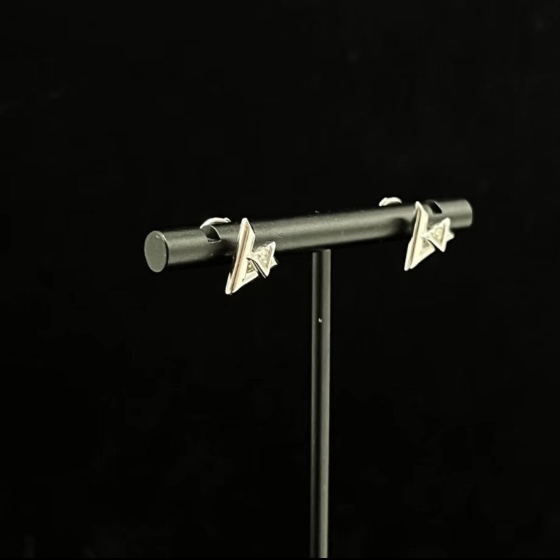 LV volt系列白金磚石耳釘一對 98新配件盒子-3