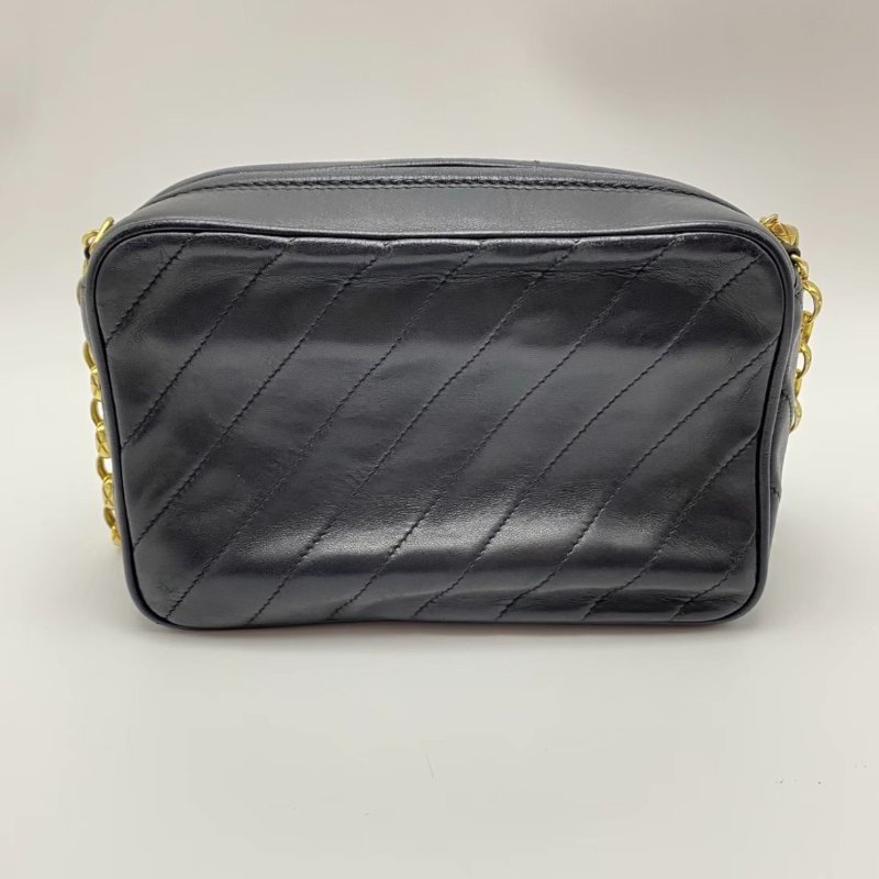 CHANEL 黑金雕花鍊流蘇肩背斜背相機包19*13*7 97新配件塵袋-1