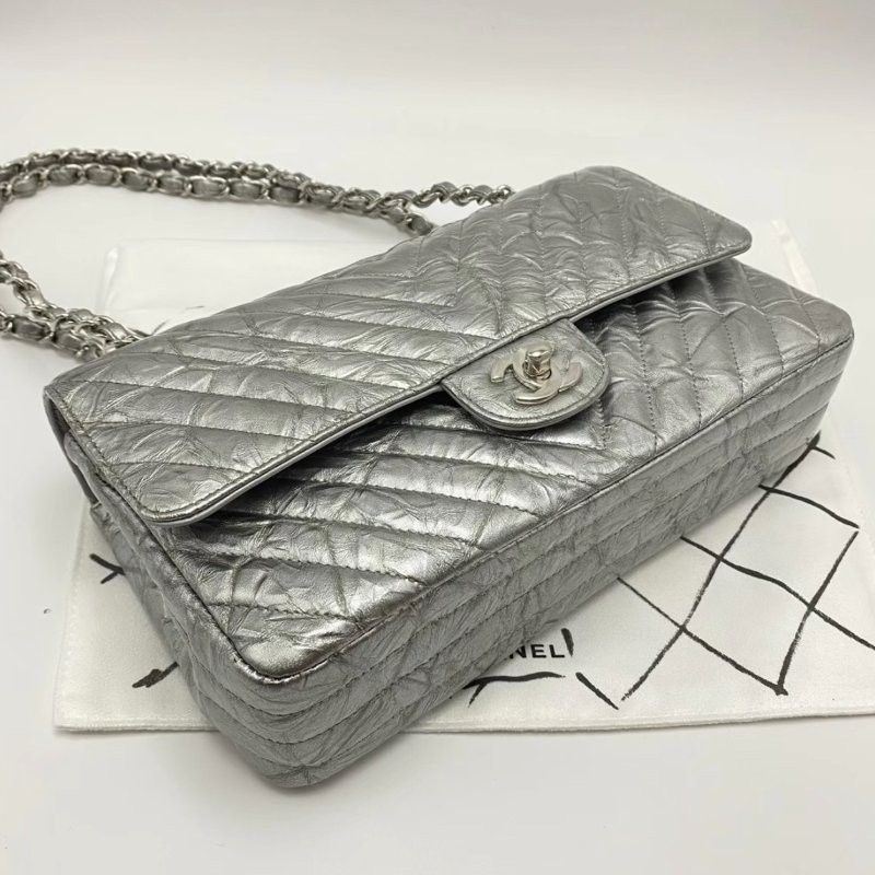 CHANEL 限量液態銀色V紋CF中號25*15*7 98新配件盒子塵袋保卡-1