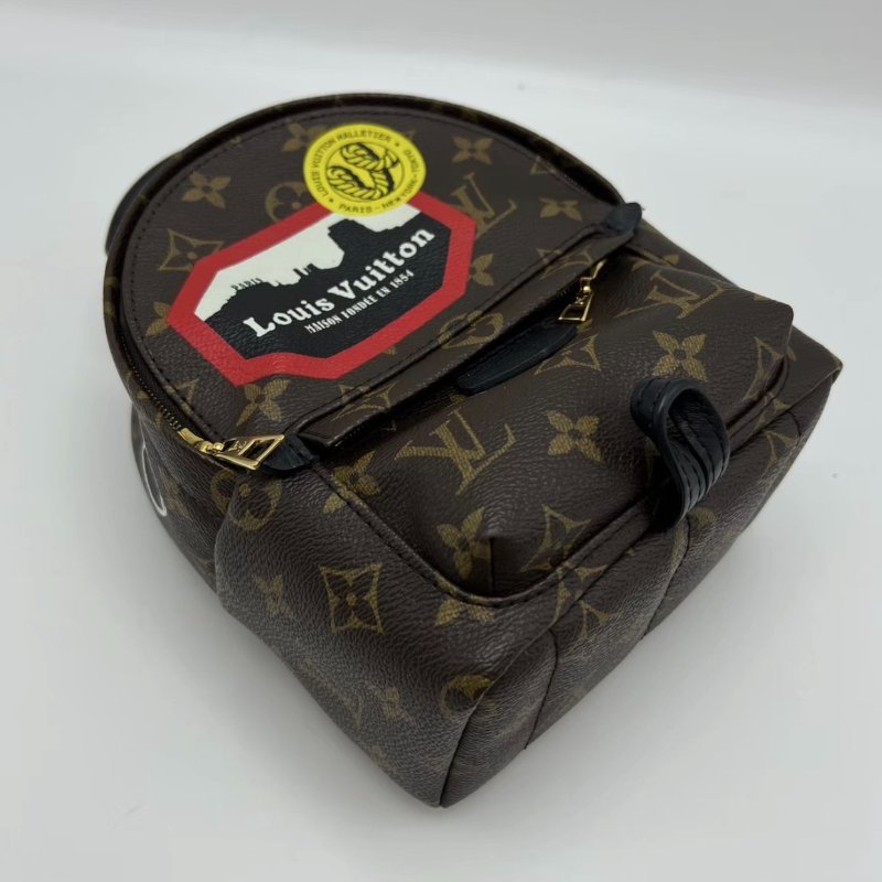 LV 限量徽章PALM SPRINGS mini後背包 17*22*10 98新配件盒子塵袋-2
