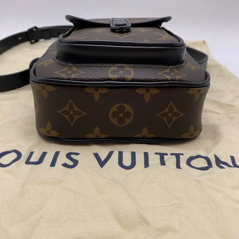 LV 老花Christopher肩背斜背相機包15*17*8 99新配件:塵袋吊牌-3