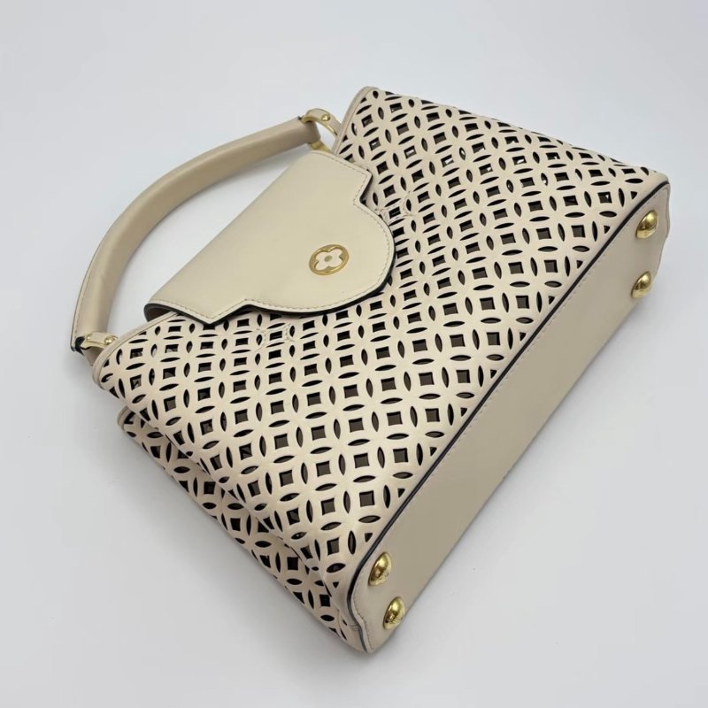 LV 限量米色capucines bb鏤空肩背斜背包 芯片款27*18*9 98新配件塵袋-1