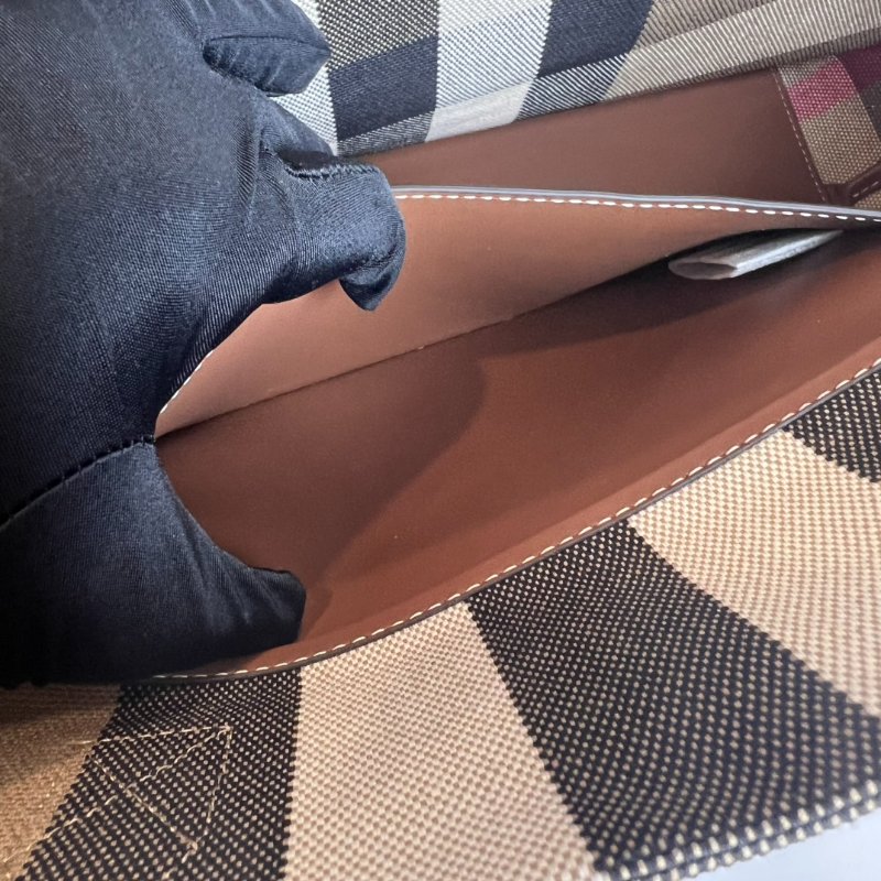 全新品 BURBERRY 8084047 格紋棉質帆布及牛皮中型托特-6