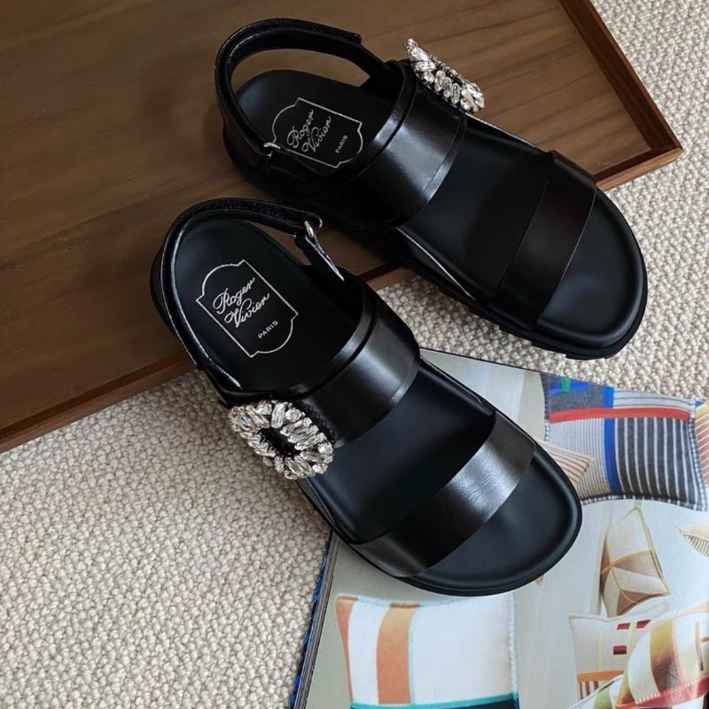 RV鑽扣黑色帶鑽拖鞋沙灘鞋涼鞋38號 全新配件塵袋盒子-1
