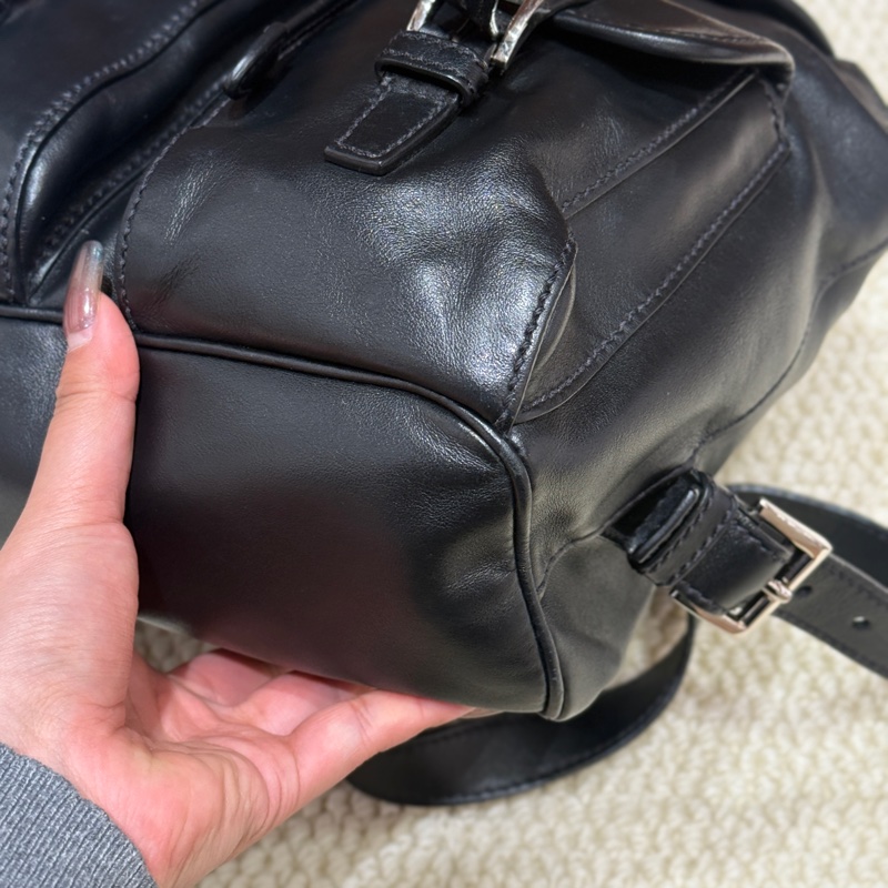 95新Prada中號皮革背包 小牛皮-3