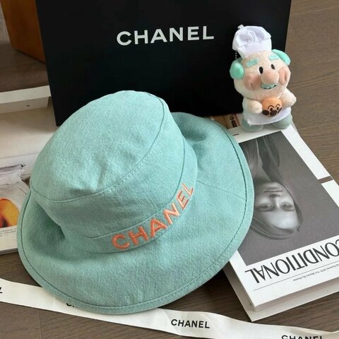 Chanel 湖水藍字母牛仔遮陽漁夫帽 S號 全新配件透明袋