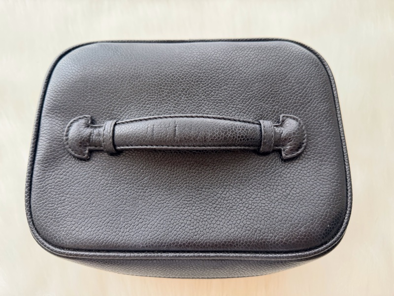 CHANEL香奈兒 荔枝皮 黑金 化妝包 手提包-1