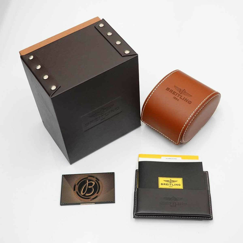 Breitling Avenger II GMT A32390,日本限定男士腕錶,附日期顯示、藍色錶殼和自動機芯。-1