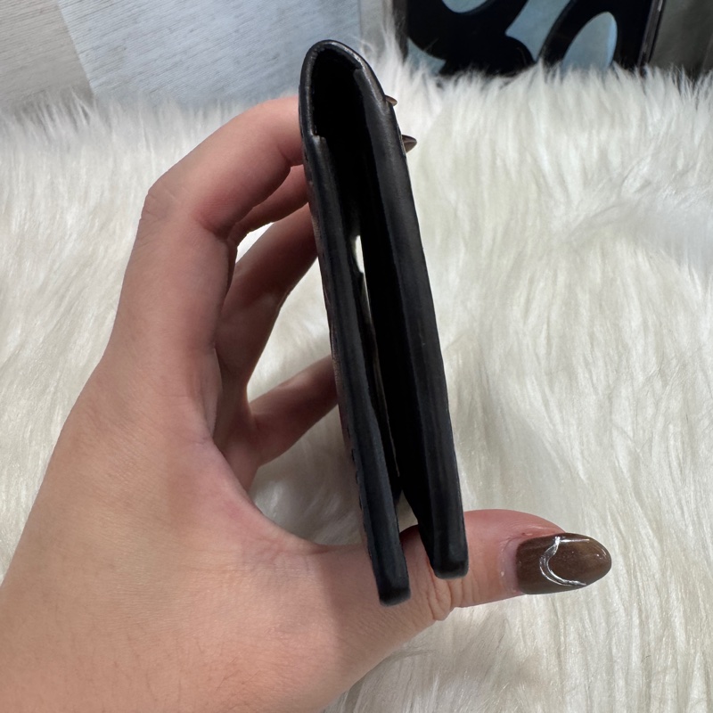 LV 黑牛皮壓紋萬用卡包 晶片款-2