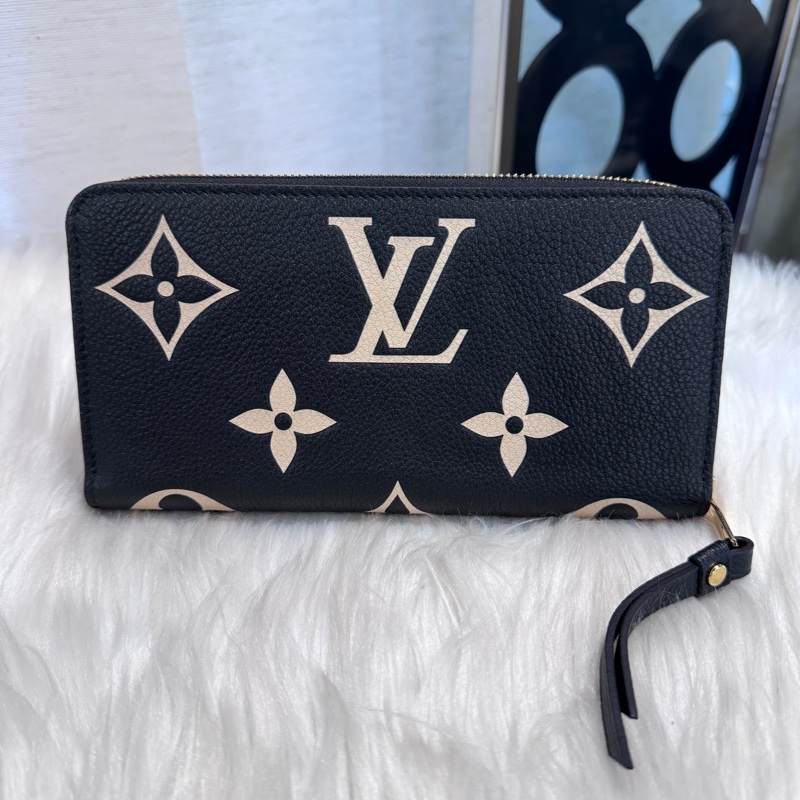 LV 黑拼奶油白雙色拉鍊長夾 晶片款 閒置未使用-1