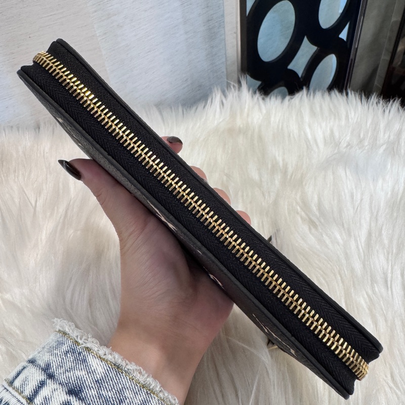 LV 黑拼奶油白雙色拉鍊長夾 晶片款 閒置未使用-3