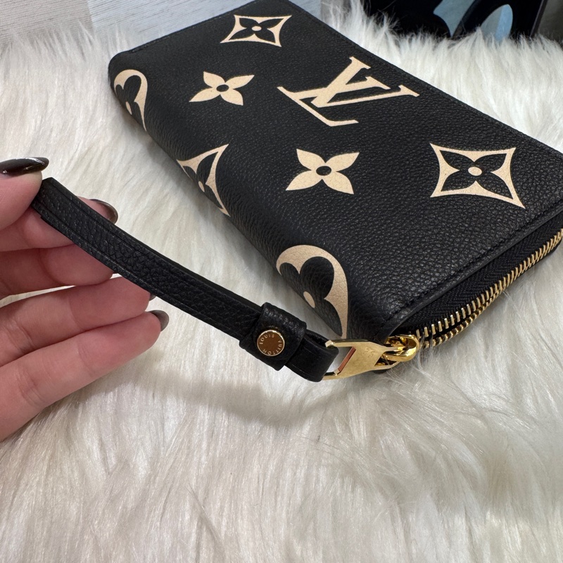 LV 黑拼奶油白雙色拉鍊長夾 晶片款 閒置未使用-9