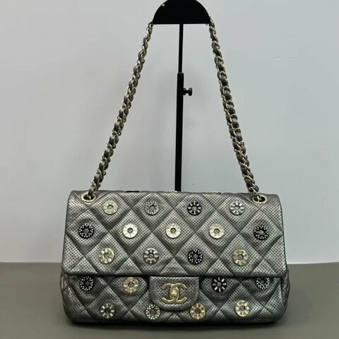 CHANEL 金幣滿鑽徽章CF銀色鏤空肩背斜背包30*17*6 98新配件塵袋