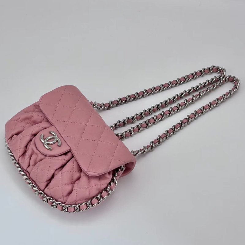 CHANEL 粉色雲朵肩背斜背小豬包 24*15*5 98新配件塵袋-1