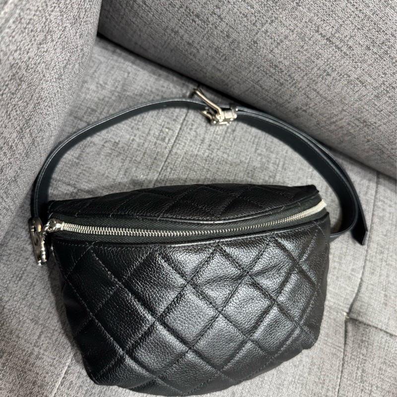 CHANEL菱格腰包/胸包-0