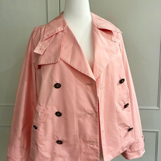 《新歡舊愛》專櫃正品MIU MIU 粉紅色招牌降落傘布料風衣外套42 M-3