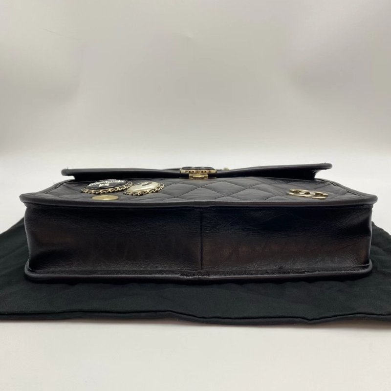 CHANEL 限量琺瑯扣肩背斜背公事包26.5*19*5.5 98新配件塵袋-3