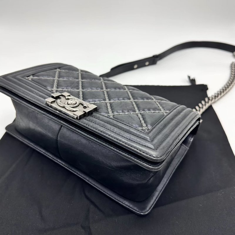 CHANEL 黑銀Leboy中號外縫線肩背斜背包25*14*7 98新配件盒子塵袋保卡-4