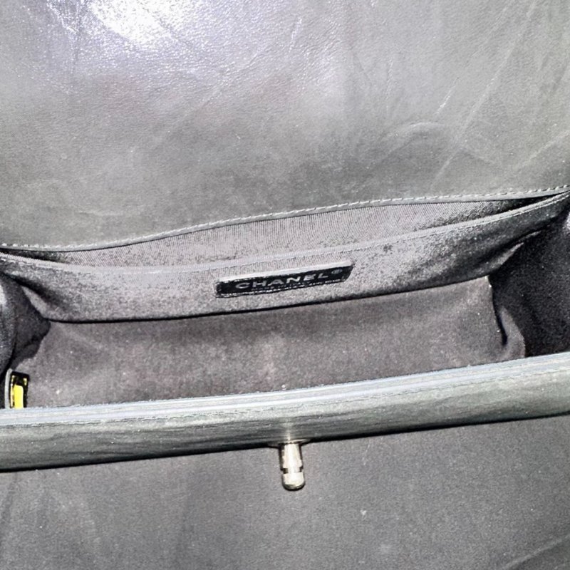 CHANEL 黑銀Leboy中號外縫線肩背斜背包25*14*7 98新配件盒子塵袋保卡-5