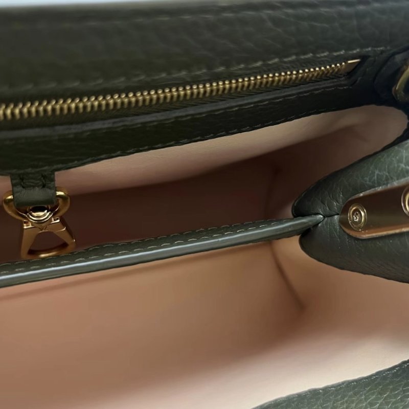 LV 墨綠色Capucines Flowers鉚釘手提斜背包27*17.5*9 98新配件塵袋-4