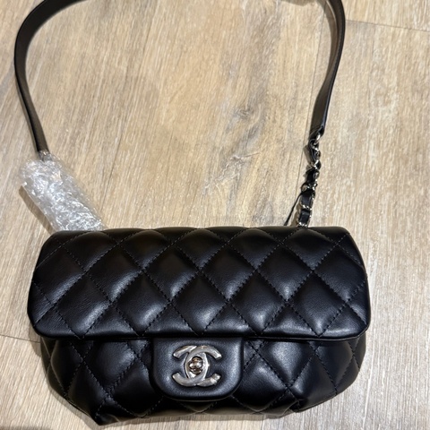 CHANEL香奈兒 經典雙C LOGO菱格紋小牛皮轉釦腰包