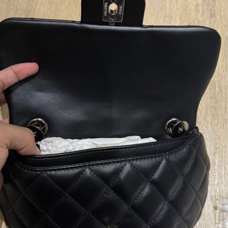 CHANEL香奈兒 經典雙C LOGO菱格紋小牛皮轉釦腰包-3