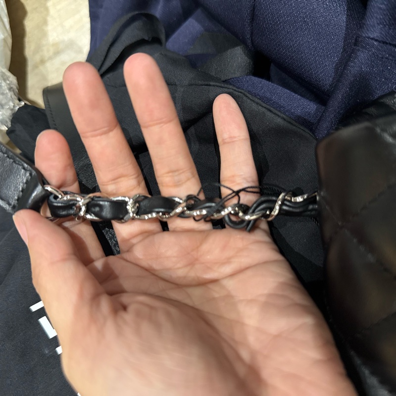 CHANEL香奈兒 經典雙C LOGO菱格紋小牛皮轉釦腰包-14