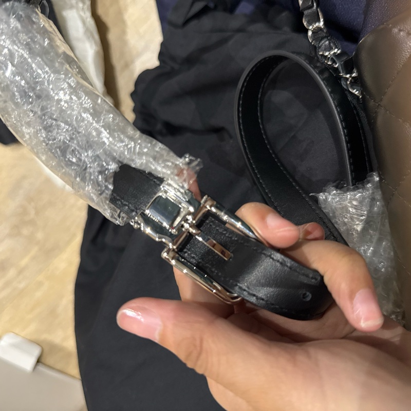 CHANEL香奈兒 經典雙C LOGO菱格紋小牛皮轉釦腰包-15