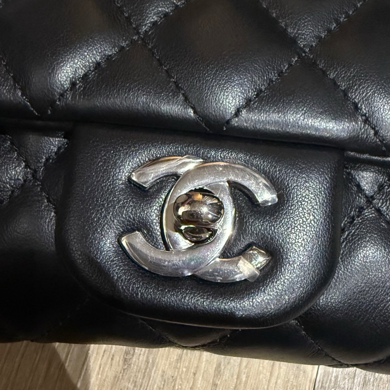 CHANEL香奈兒 經典雙C LOGO菱格紋小牛皮轉釦腰包-20