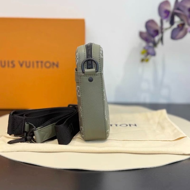 LV 新款Trio三合一郵差包限量款白配酪梨色18.5x7x25cm 全新配件塵袋盒子-4