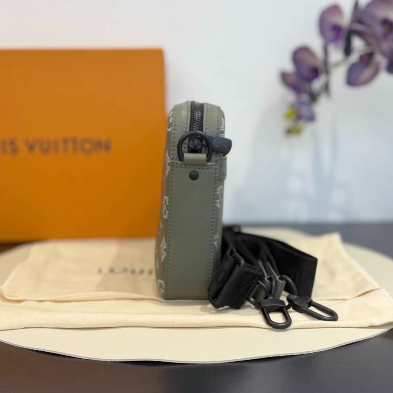 LV 新款Trio三合一郵差包限量款白配酪梨色18.5x7x25cm 全新配件塵袋盒子-5