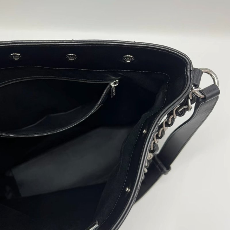 CHANEL 25p黑銀hobo水桶肩背包23.5*28*13 98新配件塵袋購證-5