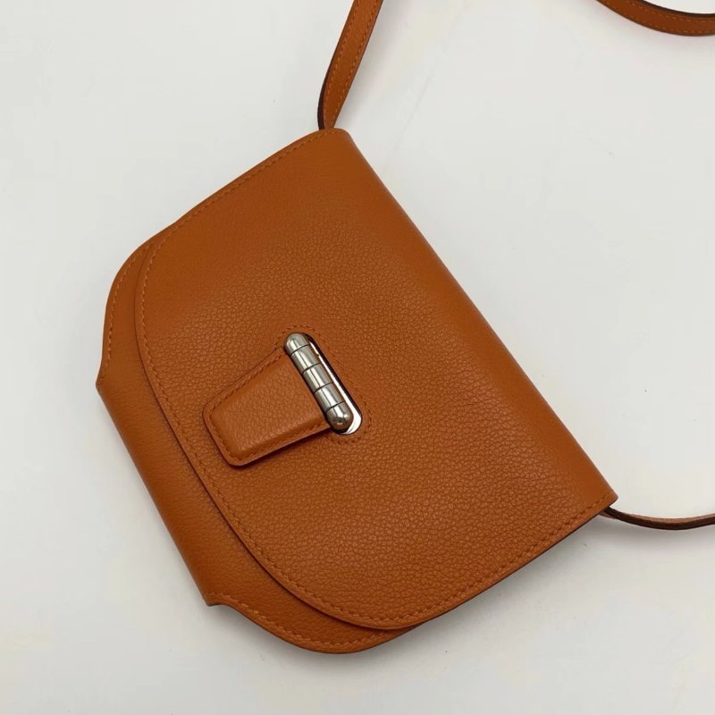HERMES Mini Convoyeur 橘銀扣斜背包15*11*1.5 98新配件塵袋-2