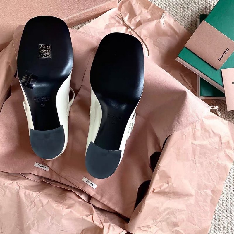 miumiu 白色漆皮瑪莉珍高跟鞋38號 全新閒置配件塵袋盒子-3