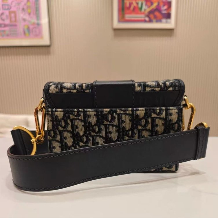 DIOR 藍色老花金扣mini蒙田盒子包 18*12*5.5 99新配件塵袋-1