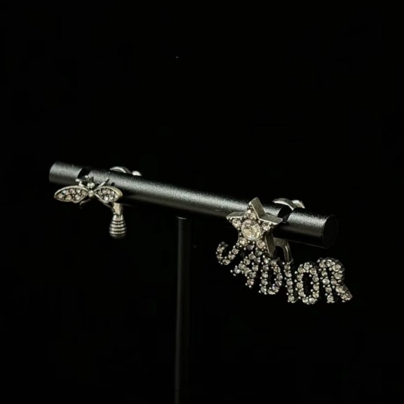 DIOR 銀色水鑽不對稱蜜蜂耳釘 98新-1