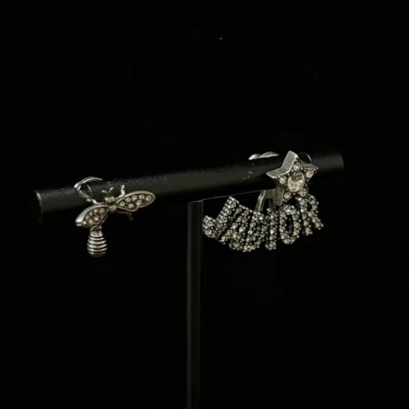 DIOR 銀色水鑽不對稱蜜蜂耳釘 98新-2