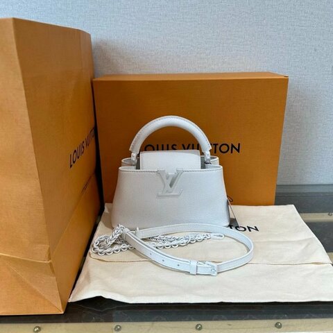 LV Capucines mini橫版磨砂白手提斜背包芯片款 21.5*12*7 全新閒置配件盒子塵袋