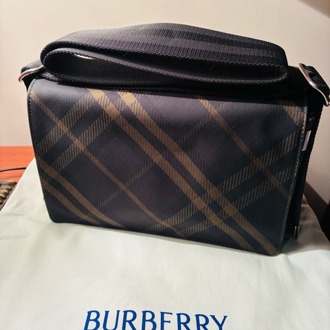 BURBERRY Trench斜背包（全新）