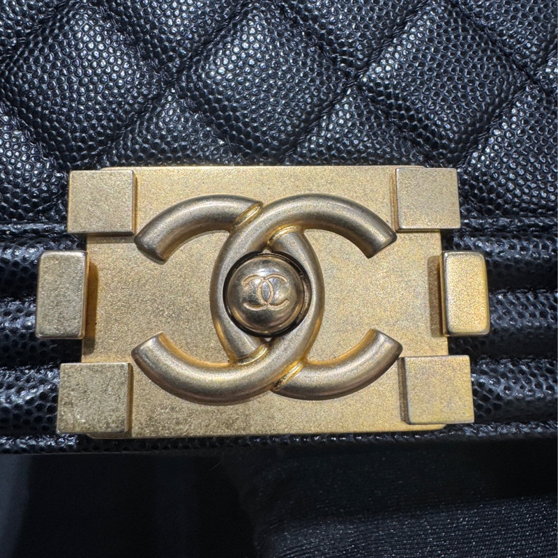 【✨99%新】Chanel Leboy caviar medium black gold 黑金中號魚子醬 leboy-25