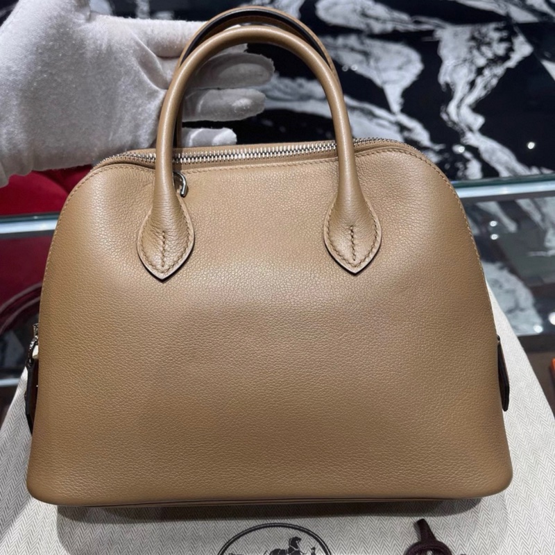 Hermes Bolide保齡球包,餅乾色EC皮,銀色五金,經典25cm尺寸。成色幾乎全新,保存很好-1