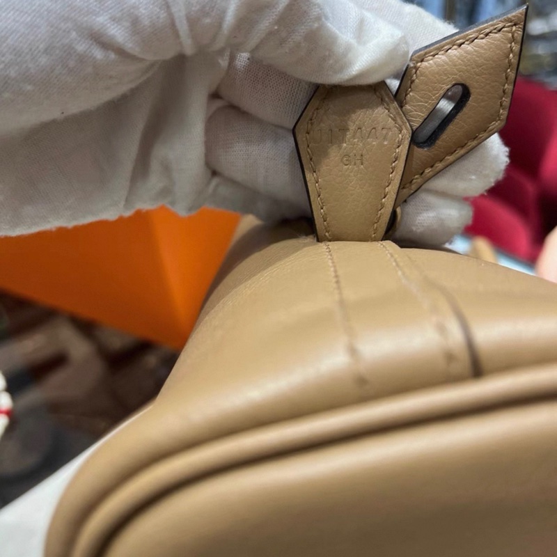 Hermes Bolide保齡球包,餅乾色EC皮,銀色五金,經典25cm尺寸。成色幾乎全新,保存很好-8