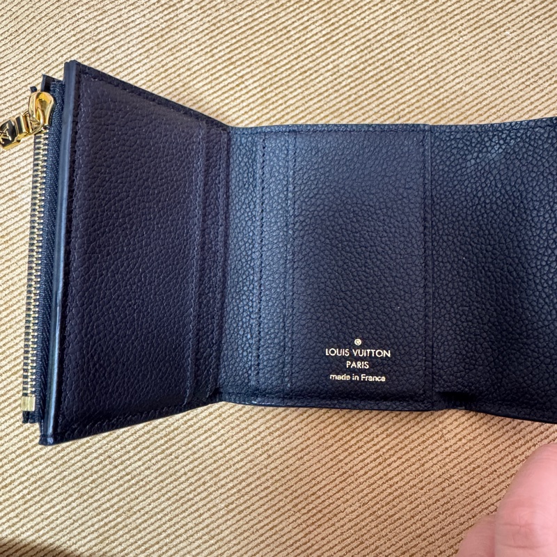 LV zoe短夾(黑色）-6