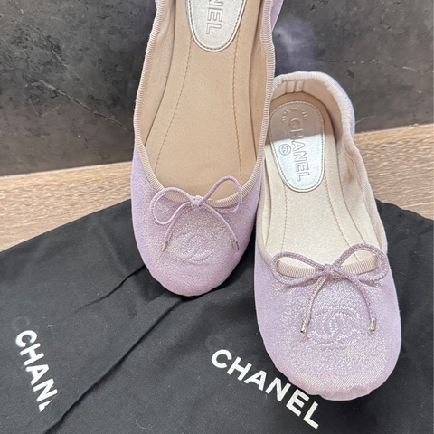 近全新僅試穿Chanel香奈兒百搭芭蕾人魚幻彩珠光紫色平底鞋37碼