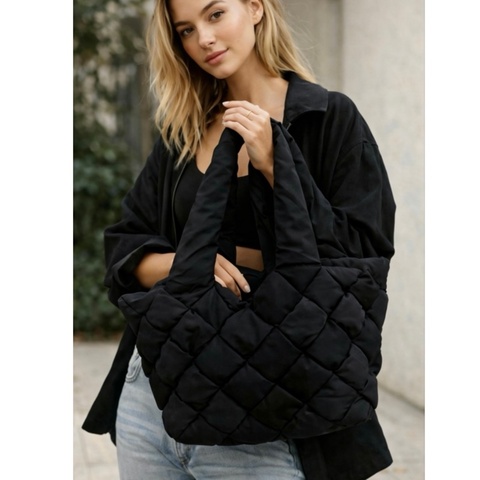 限時降價近全新-Bottega veneta  BV尼龍包（輕）附小包