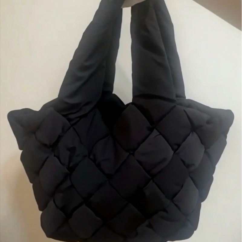 限時降價近全新-Bottega veneta  BV尼龍包（輕）附小包-11