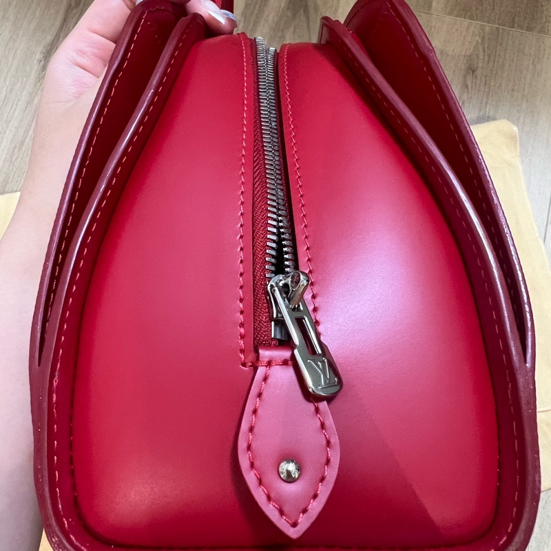 全新 未使用LV 水波纹牛皮手提包 送禮ok🎄（附防塵）-16