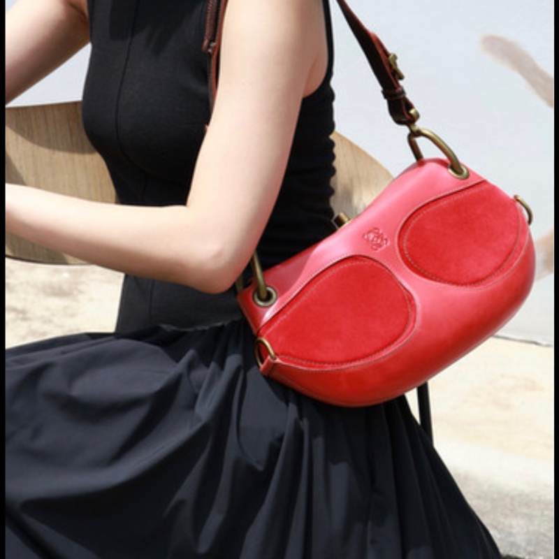 🍒LOEWE Anagram Turn Lock肩背包 2F251114-1-4