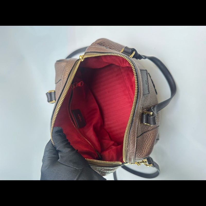 Loewe 浮雕大logo小號波士頓 手提包肩背包-10